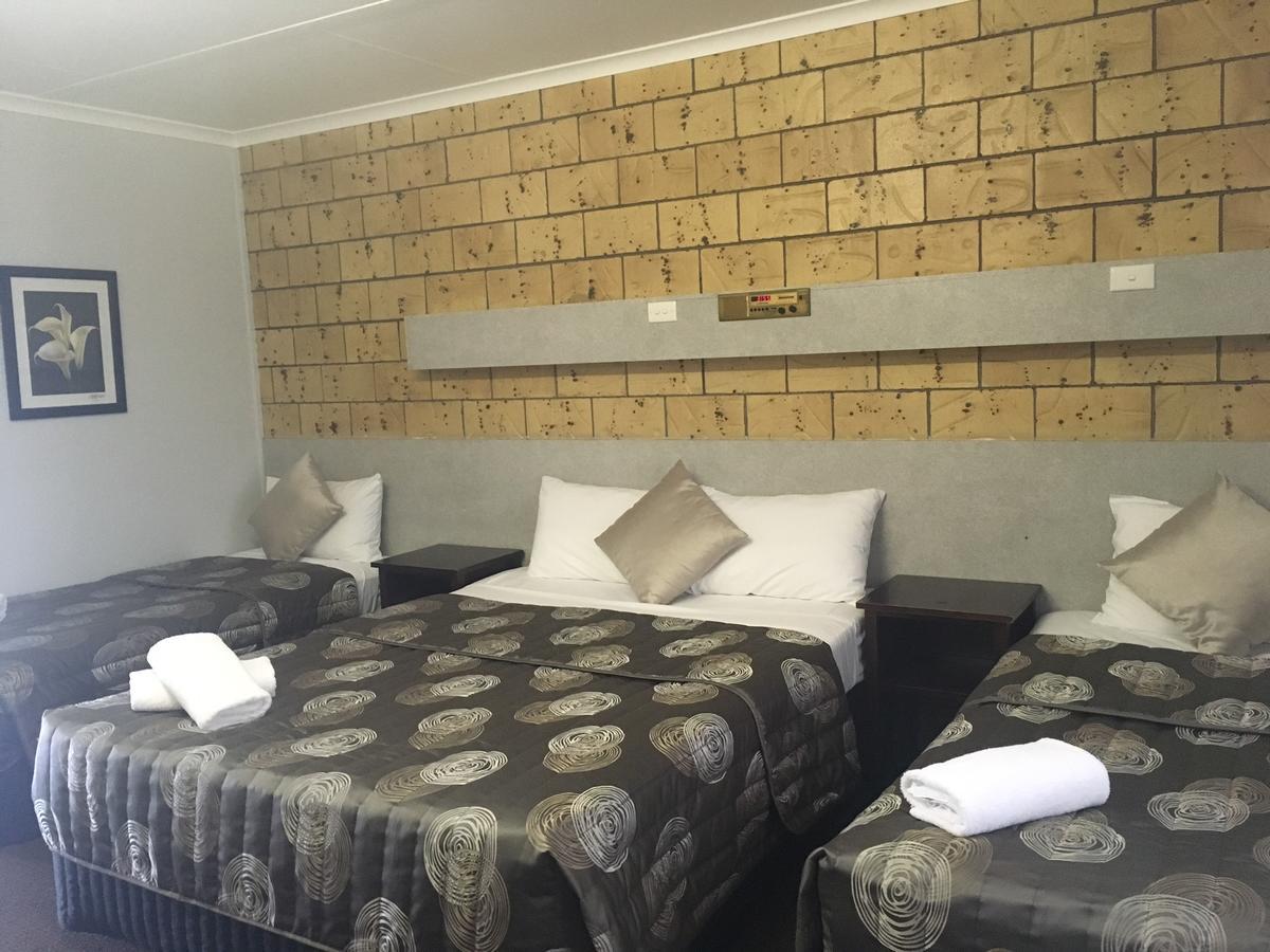 True Blue Motor Inn Rockhampton Buitenkant foto