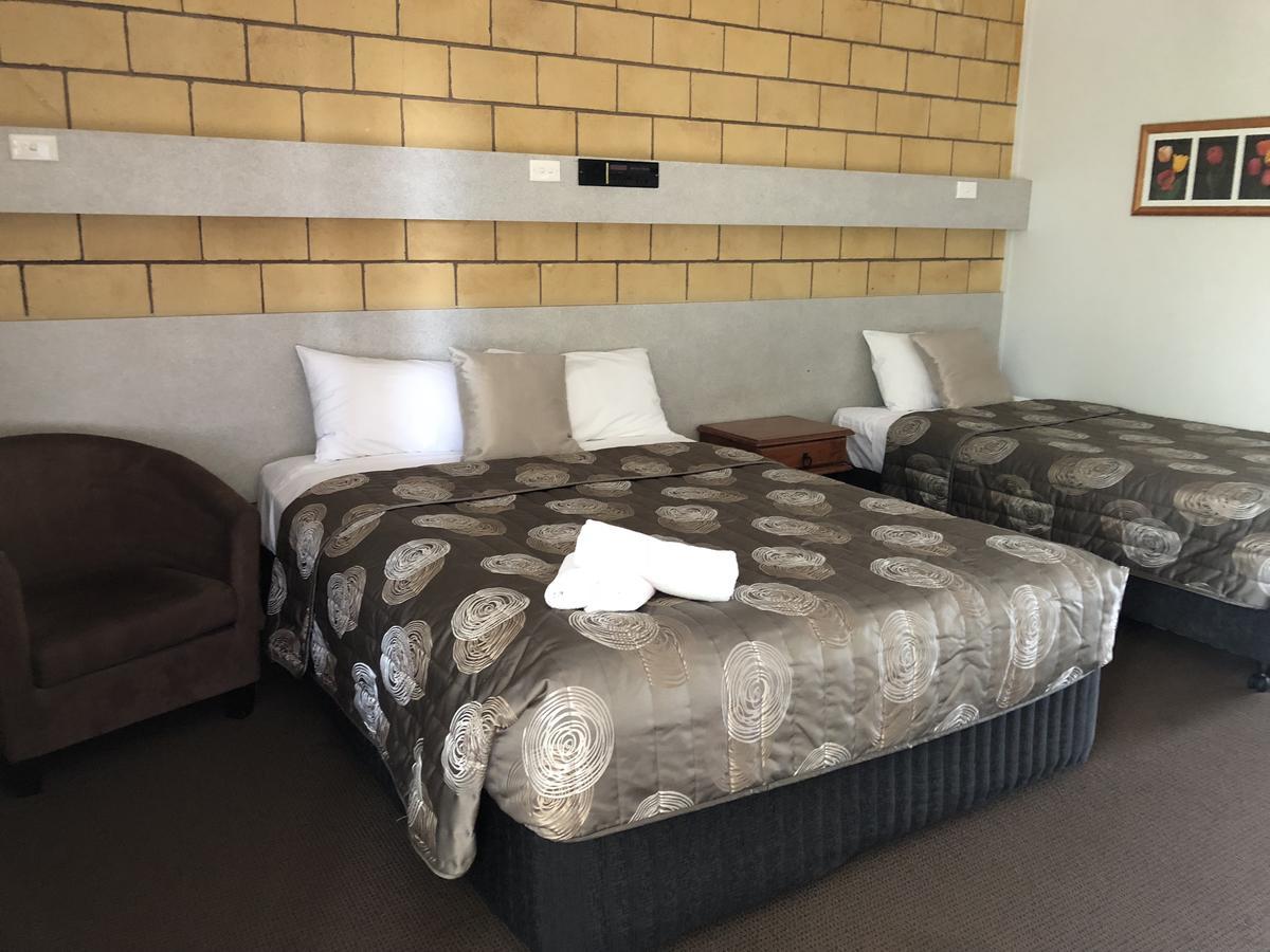 True Blue Motor Inn Rockhampton Buitenkant foto