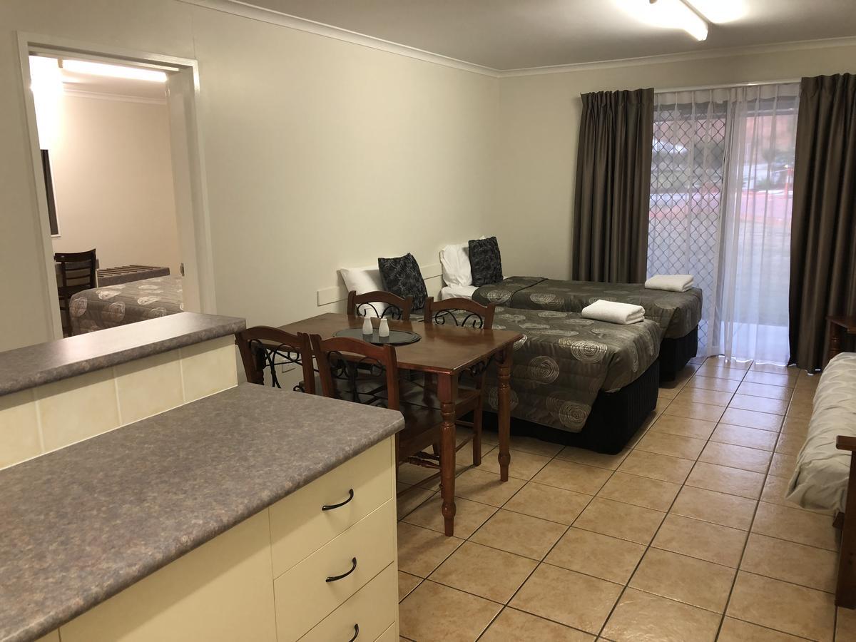 True Blue Motor Inn Rockhampton Buitenkant foto