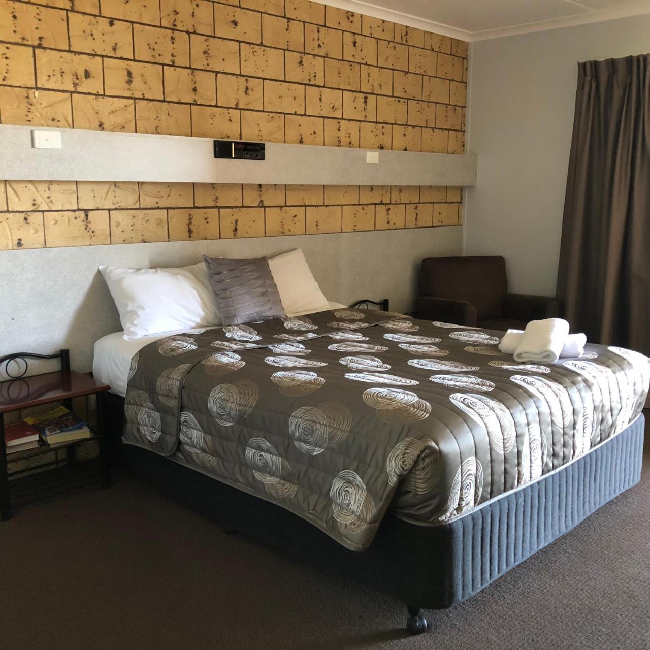 True Blue Motor Inn Rockhampton Buitenkant foto