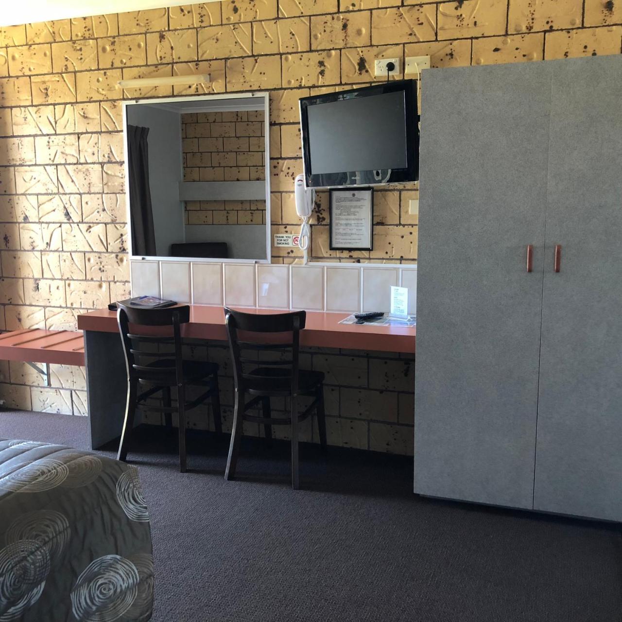 True Blue Motor Inn Rockhampton Buitenkant foto