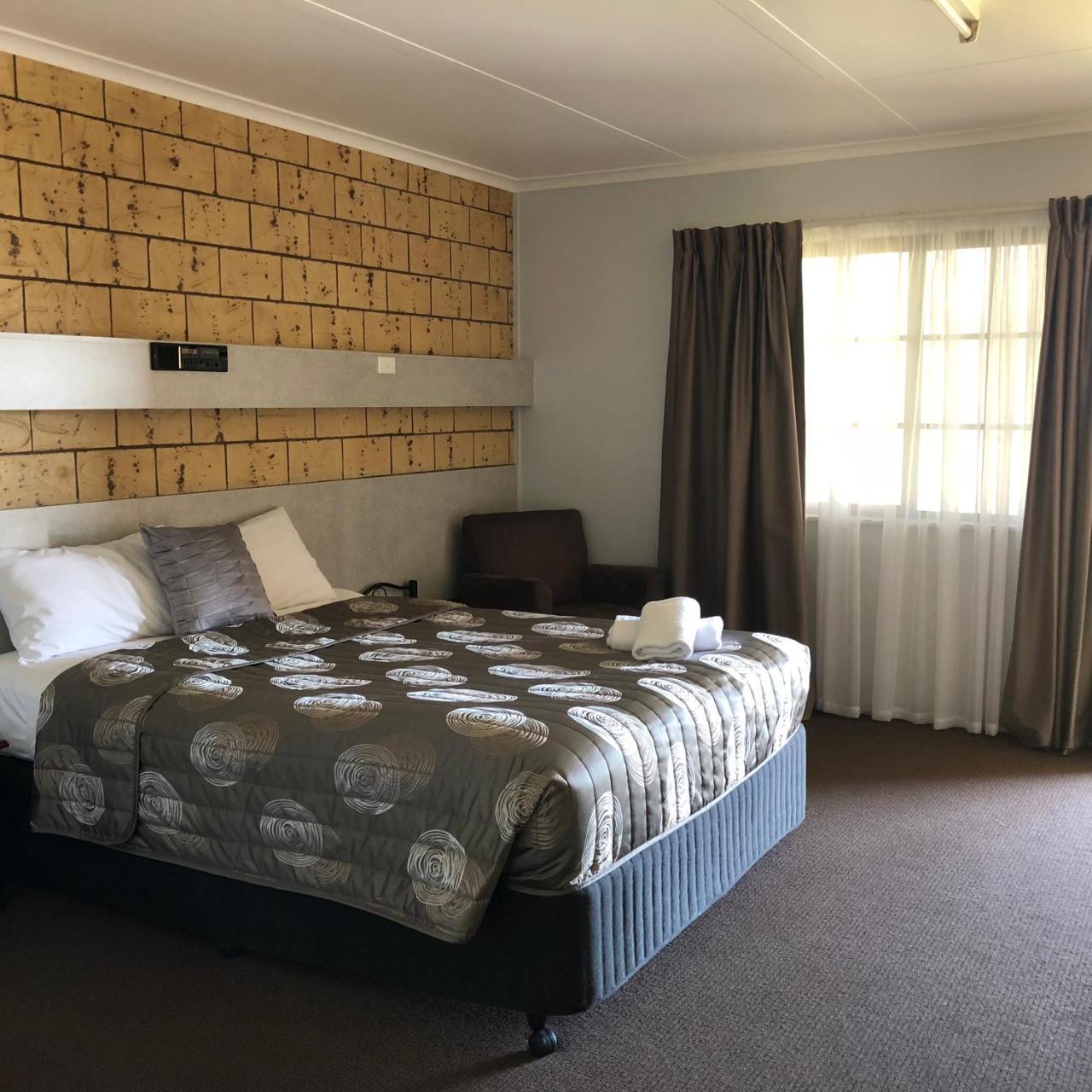 True Blue Motor Inn Rockhampton Buitenkant foto