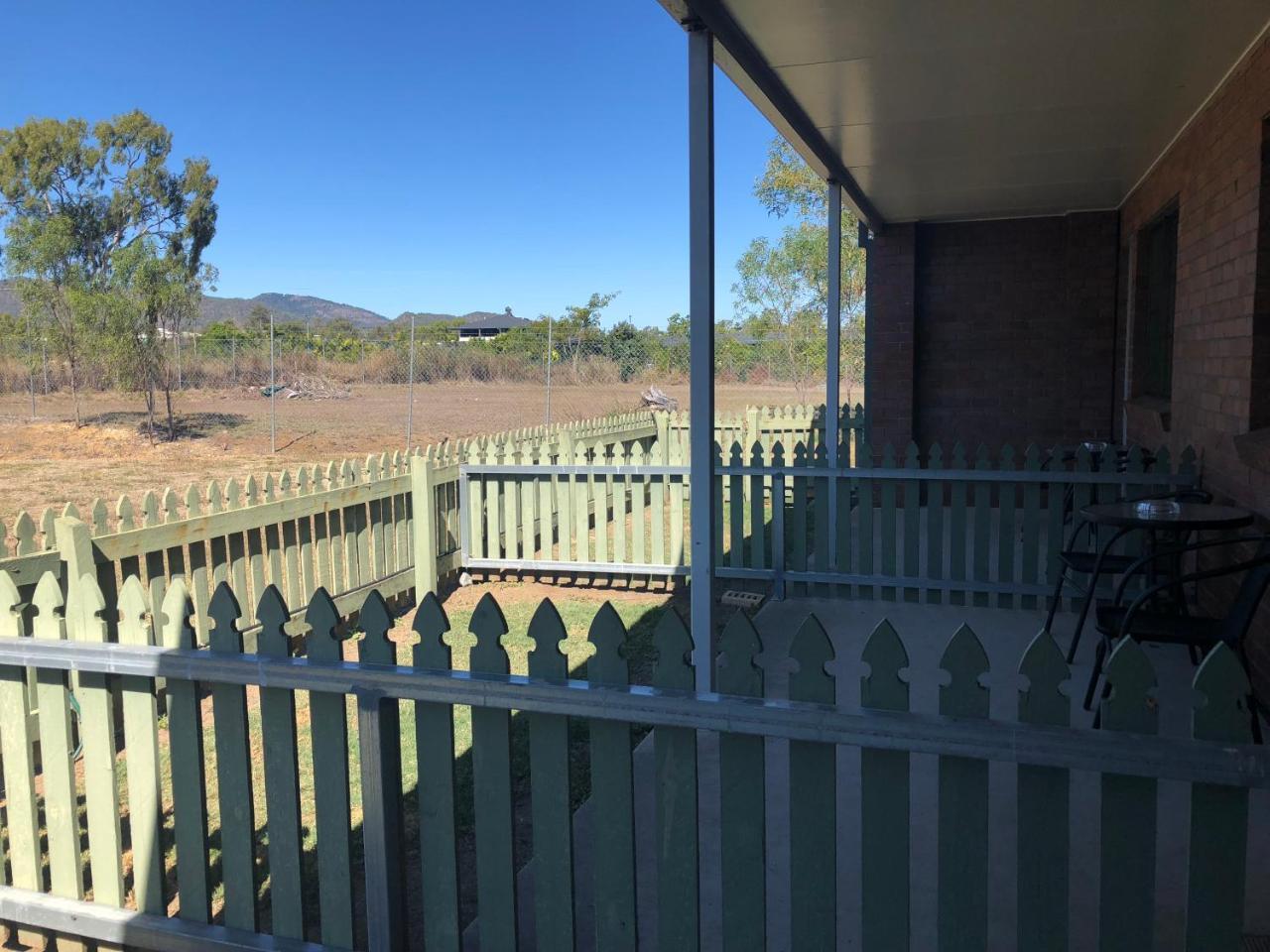 True Blue Motor Inn Rockhampton Buitenkant foto