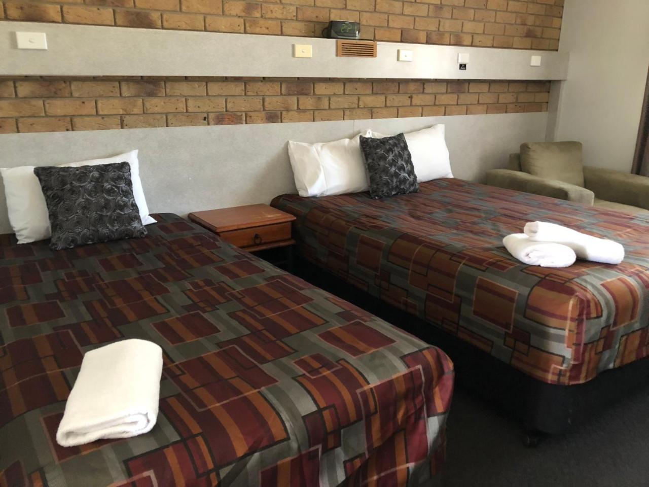 True Blue Motor Inn Rockhampton Buitenkant foto