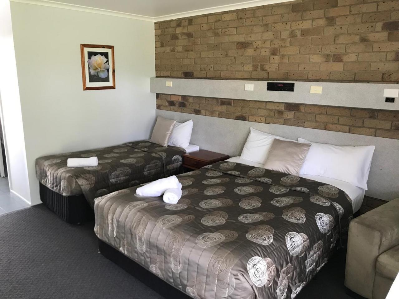 True Blue Motor Inn Rockhampton Buitenkant foto