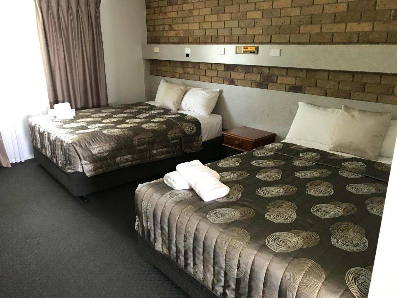 True Blue Motor Inn Rockhampton Buitenkant foto