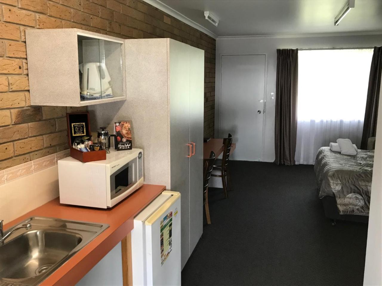 True Blue Motor Inn Rockhampton Buitenkant foto